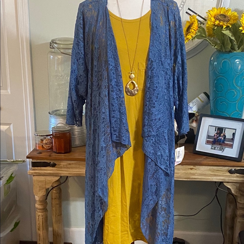 LULAROE Shirley Kimono 😻